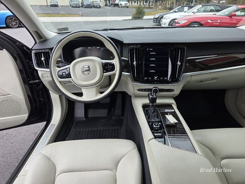 Used 2018 Volvo S90 T6 Momentum w/ Convenience Package image 11