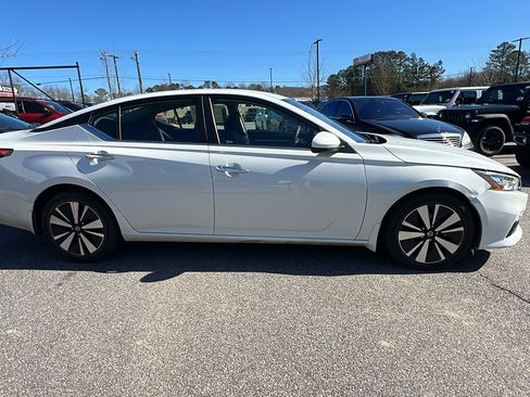 Used 2022 Nissan Altima 2.5 SV image 7