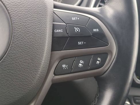 Used 2021 Jeep Cherokee Limited image 25