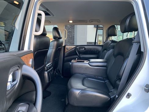Used 2023 Nissan Armada SL w/ Captain's Chairs Package image 31
