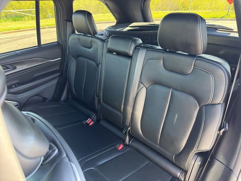 Used 2023 Jeep Grand Cherokee Overland w/ Adv Protech Group III AWD/4WD image 37