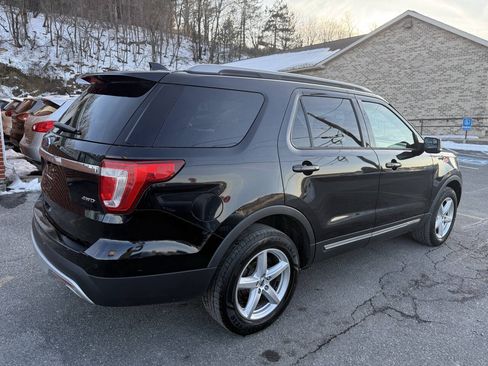 Used 2016 Ford Explorer XLT w/ Equipment Group 202A AWD/4WD image 5