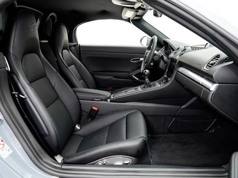Certified 2024 Porsche 718 Boxster RWD image 26