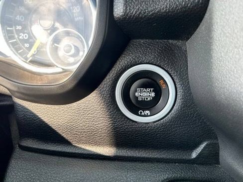 Used 2019 RAM 1500 Tradesman w/ SXT Appearance Group AWD/4WD image 18