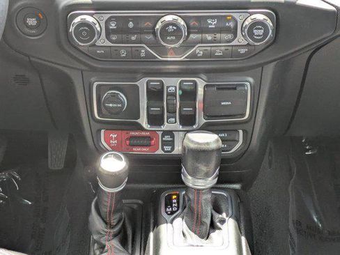 Certified 2020 Jeep Gladiator Rubicon AWD/4WD image 19