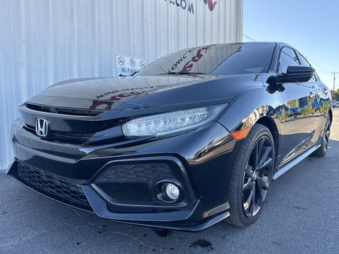 Used 2019 Honda Civic Sport Touring image 7