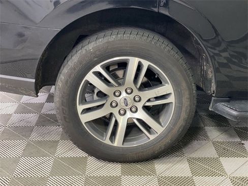 Used 2024 Ford Expedition Limited image 18