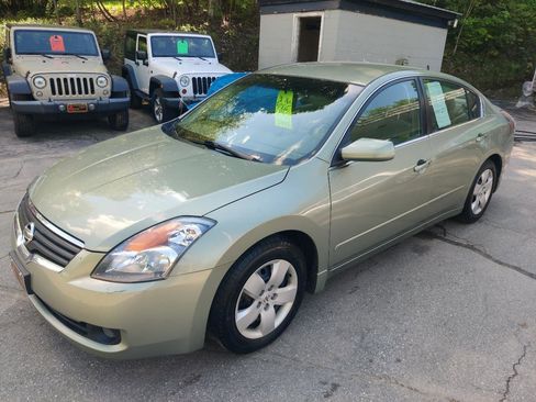 Used 2008 Nissan Altima 2.5 S w/ Emergency Aid Pkg FWD image 2