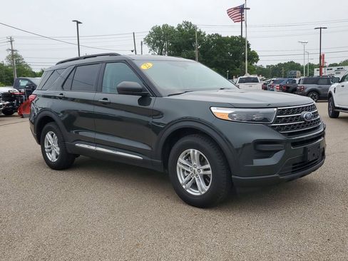 Used 2022 Ford Explorer XLT image 1