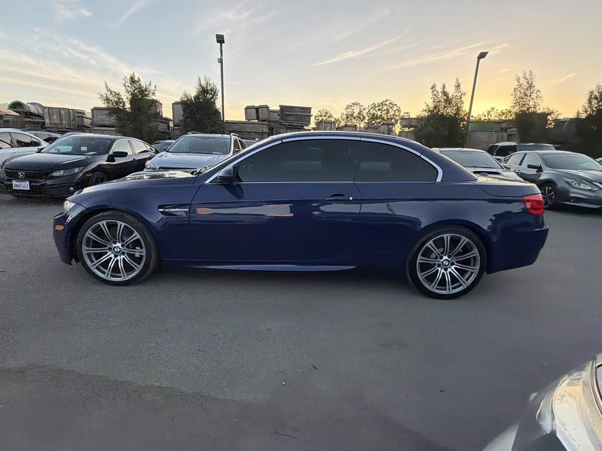 Used 2013 BMW M3 Convertible RWD image 3