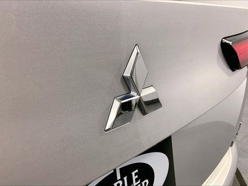 Used 2024 Mitsubishi Outlander SE image 30