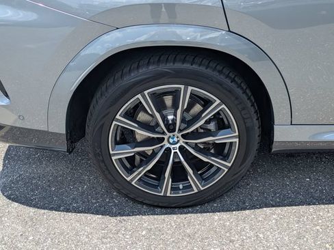 Used 2025 BMW X6 xDrive40i AWD/4WD image 10