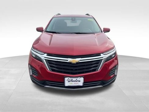 Used 2023 Chevrolet Equinox LT image 2