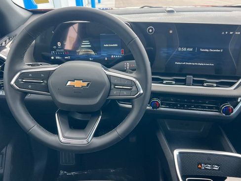New 2026 Chevrolet Equinox LT w/ Convenience Package II AWD/4WD image 11