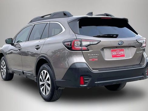 Used 2022 Subaru Outback Premium image 4