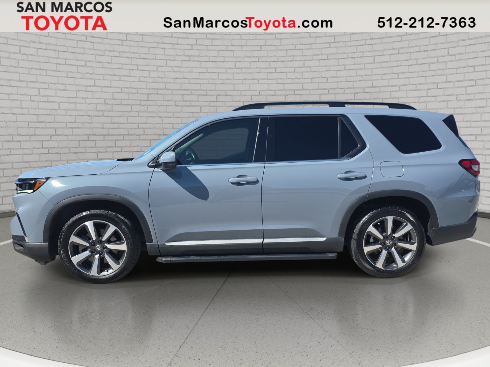 Used 2024 Honda Pilot Touring image 9