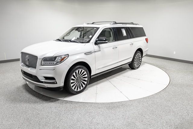 Used 2019 Lincoln Navigator L Reserve AWD/4WD image 37