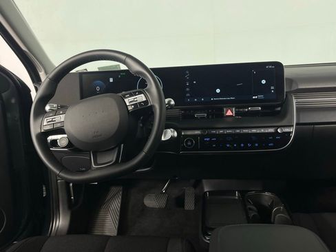 Used 2025 Hyundai Ioniq 5 SE image 13