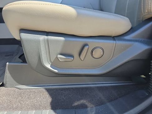 Used 2020 Ford F150 Lariat w/ Equipment Group 502A Luxury AWD/4WD image 18