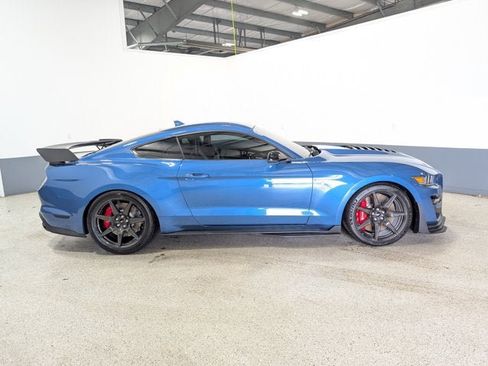 Used 2020 Ford Mustang Shelby GT500 w/ Carbon Fiber Track Pack RWD image 3