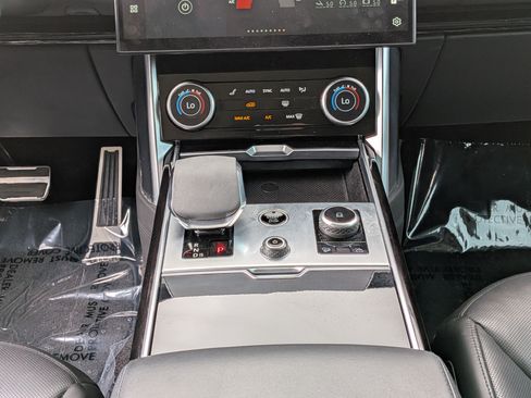 Used 2023 Land Rover Range Rover SE AWD/4WD image 21