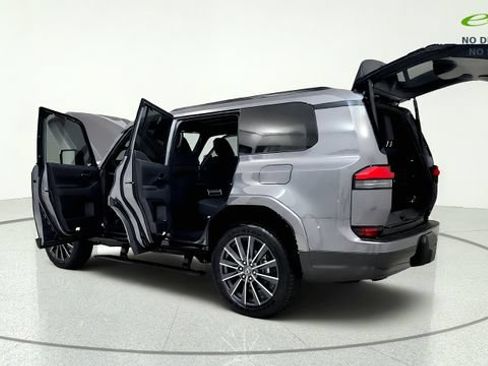 Used 2026 Lexus GX 550 w/ Accessory Package (2T) AWD/4WD image 16