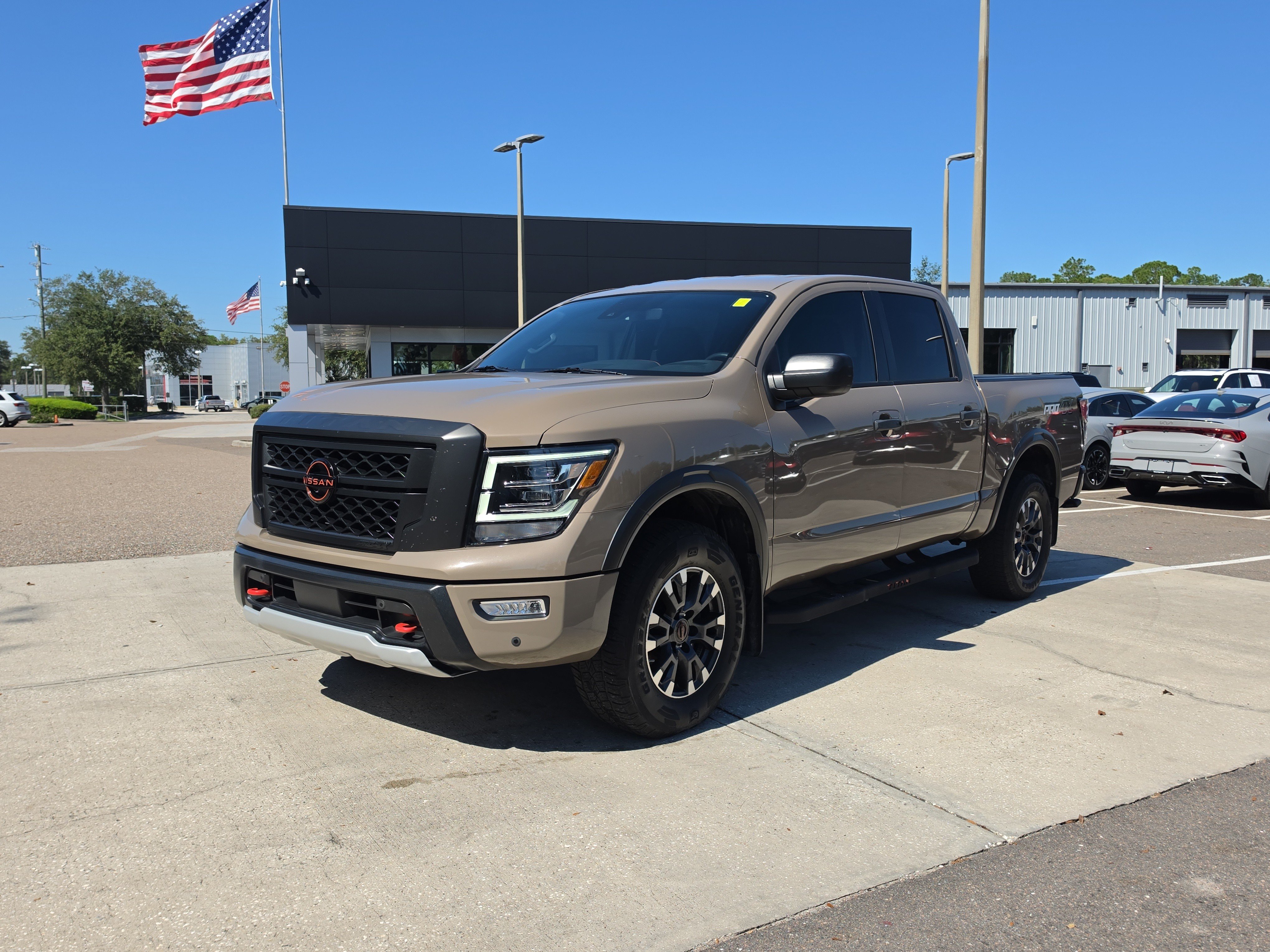 Used 2023 Nissan Titan PRO-4X w/ Pro-4x Utility Package AWD/4WD image 3