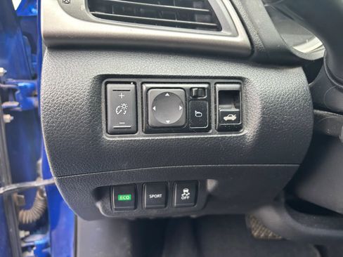 Used 2015 Nissan Sentra SR FWD image 16