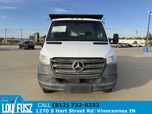 Used 2020 Mercedes-Benz Sprinter 4500 w/ Driver Convenience Package image 2