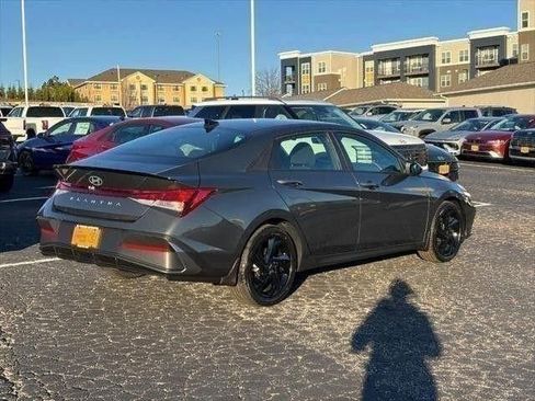 Used 2026 Hyundai Elantra Sport FWD image 3