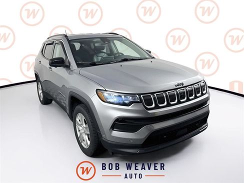 Used 2022 Jeep Compass Latitude w/ Convenience Group AWD/4WD image 1