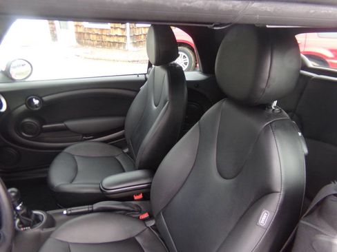 Used 2015 MINI Cooper Convertible image 17