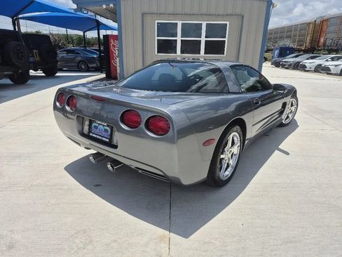 Used 2004 Chevrolet Corvette Coupe w/ Roof Package RWD image 6