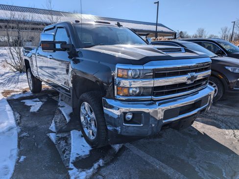 Used 2019 Chevrolet Silverado 2500 LTZ w/ Duramax Plus Package image 3
