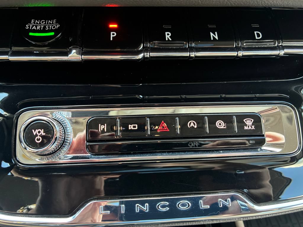 Used 2023 Lincoln Corsair Reserve w/ Equipment Group 202A AWD/4WD image 22