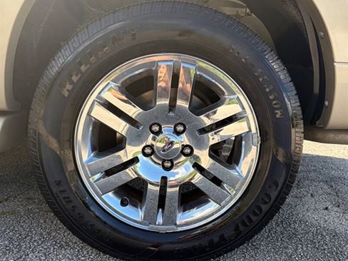 Used 2006 Ford Explorer Limited AWD/4WD image 32