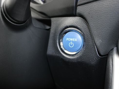 Used 2022 Toyota RAV4 SE image 24