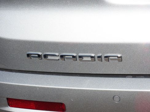 Used 2023 GMC Acadia Denali image 18