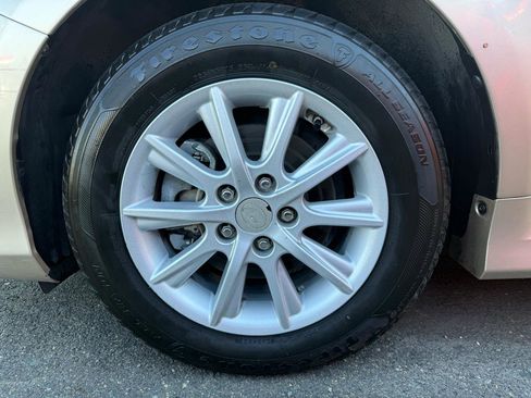 Used 2012 Toyota Camry FWD image 26