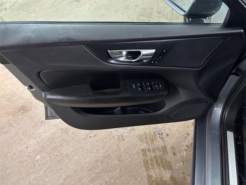 Used 2020 Volvo S60 T5 Momentum w/ Protection Package Premier image 11