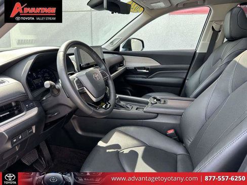 Certified 2024 Toyota Grand Highlander AWD image 21