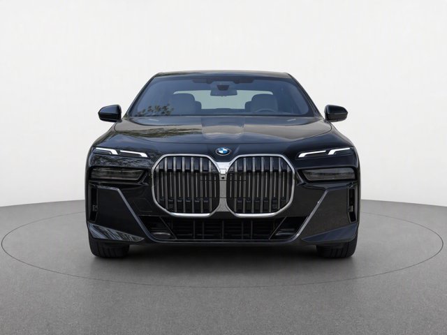 Used 2023 BMW 760i xDrive AWD/4WD image 5