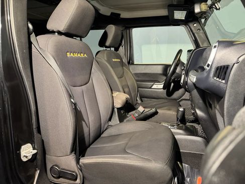 Used 2013 Jeep Wrangler Unlimited Sahara w/ Connectivity Group AWD/4WD image 20