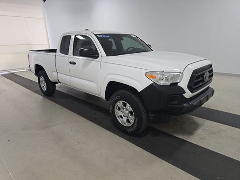 Used 2022 Toyota Tacoma SR RWD image 4