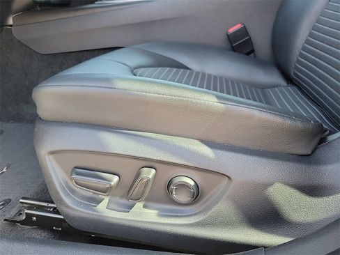 Used 2023 Toyota Camry SE image 12