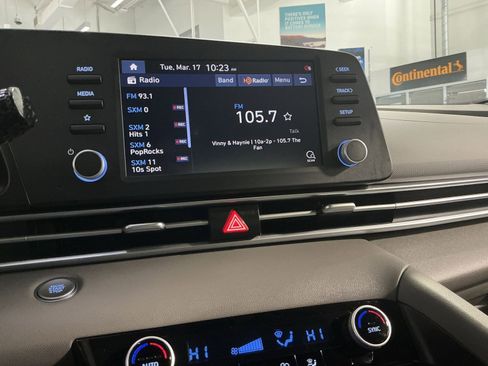 Used 2021 Hyundai Elantra SEL image 26