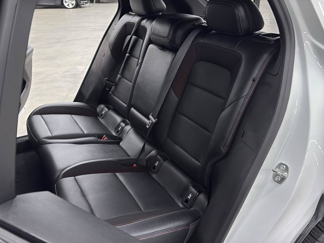 Used 2024 Chevrolet Equinox EV RS FWD image 15
