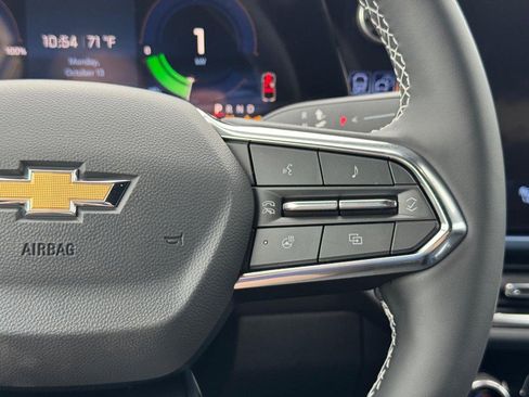 New 2026 Chevrolet Equinox EV LT image 14