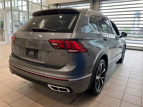 Used 2024 Volkswagen Tiguan SEL R-Line AWD/4WD image 7