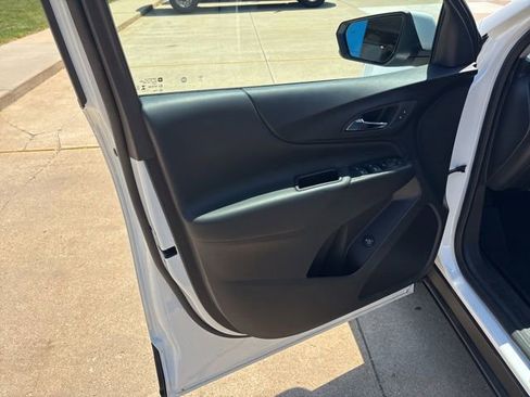 Used 2024 Chevrolet Equinox LT w/ LPO, Floor Liner Package FWD image 12